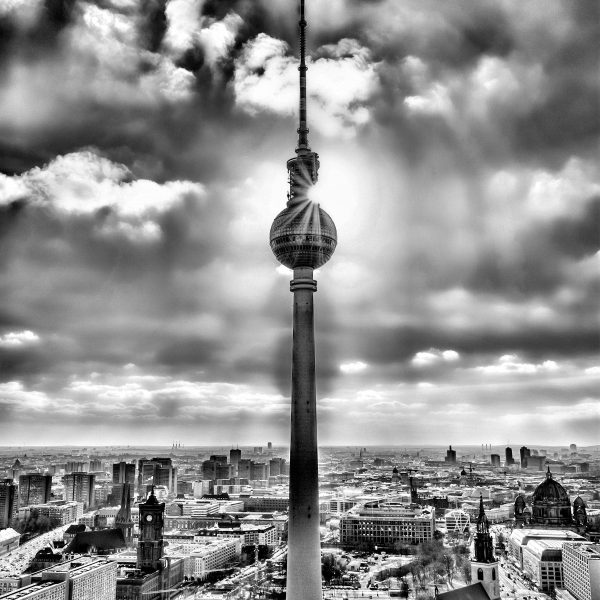 Großstadt Fernsehturm Berlin City, Glasbild Quadratisch Verkauf – Bild 5